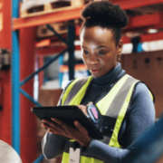 Descubra como a transformação digital no atacado distribuidor potencializa eficiência, reduz custos e melhora a experiência do cliente - MáximaTech